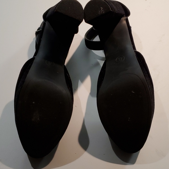 DV Velvet Heels - Picture 3 of 4